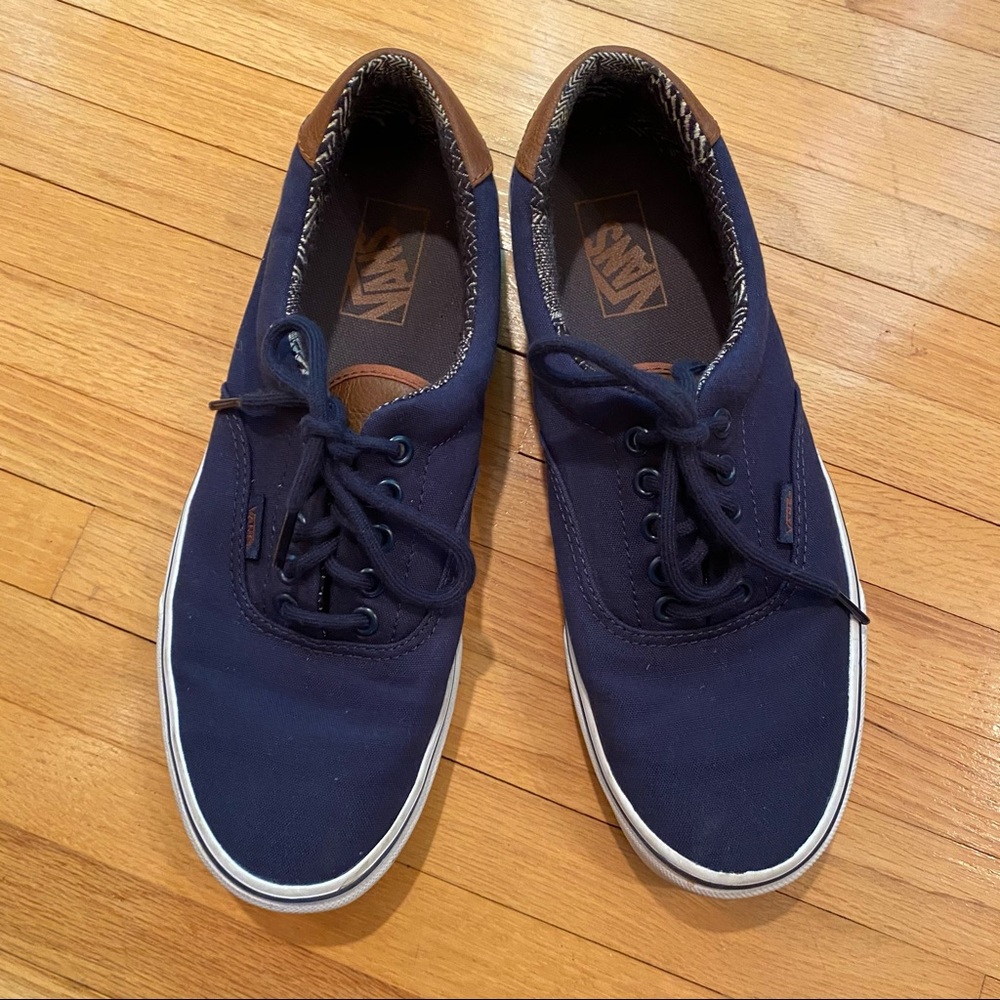 Men’s Vans M 9.5. W 11.